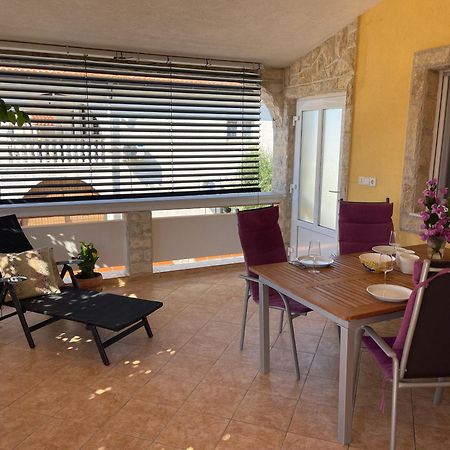 Apartements Delfin Vir Dış mekan fotoğraf