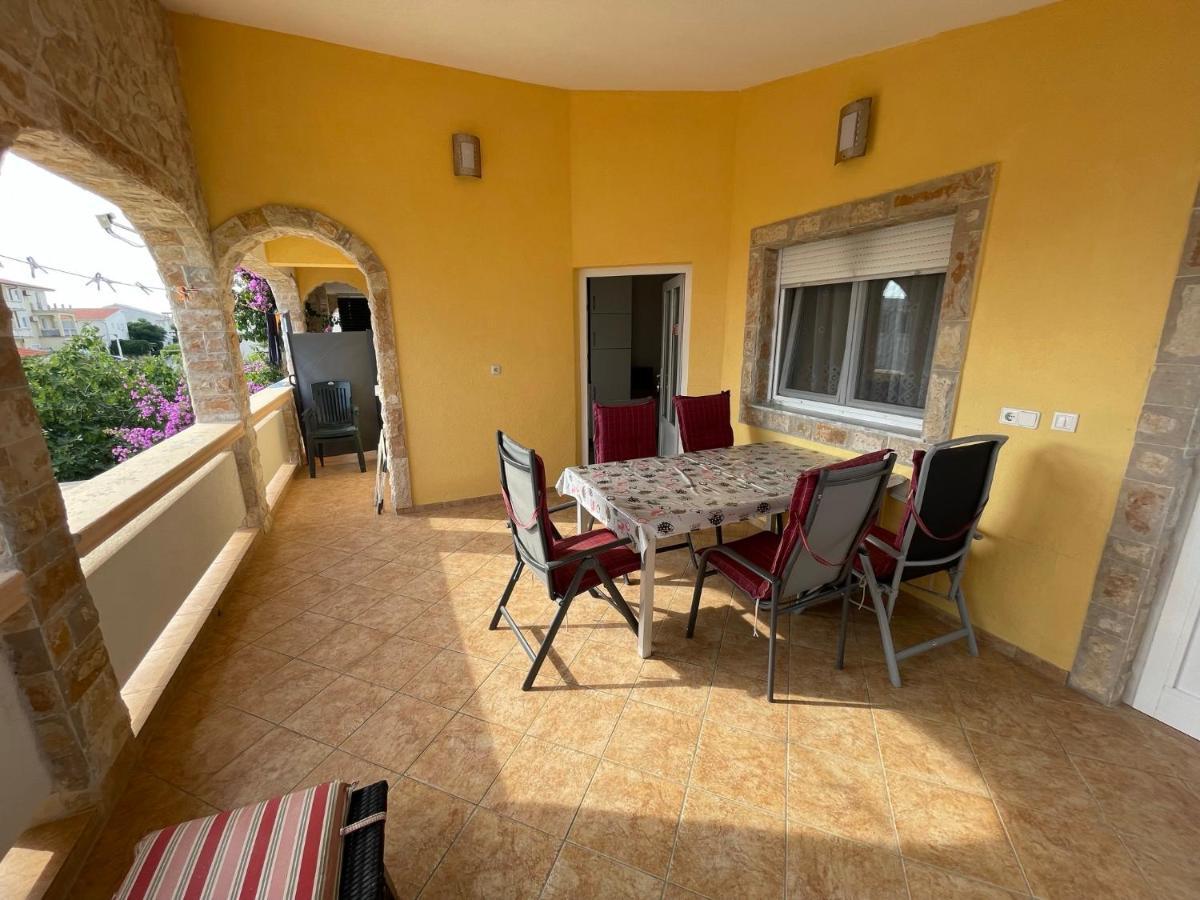 Apartements Delfin Vir Dış mekan fotoğraf