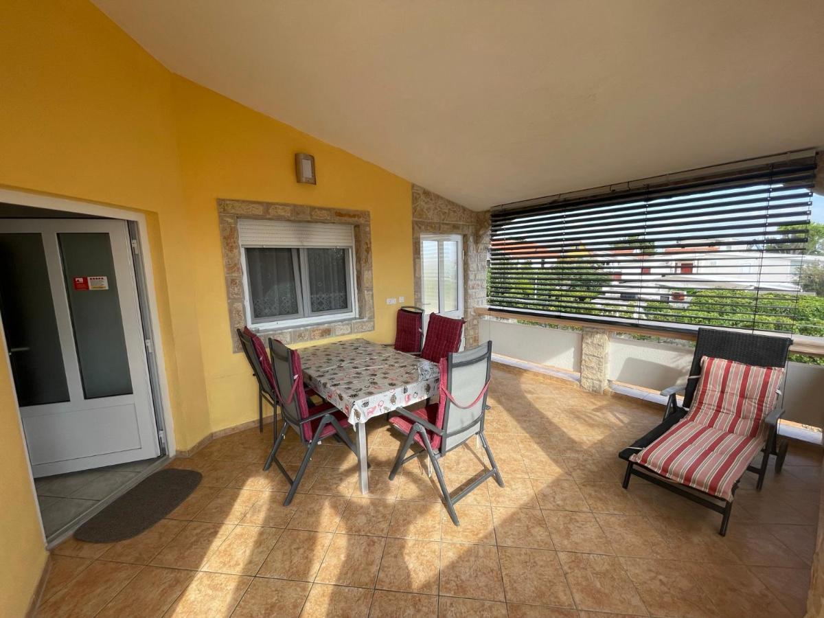 Apartements Delfin Vir Dış mekan fotoğraf
